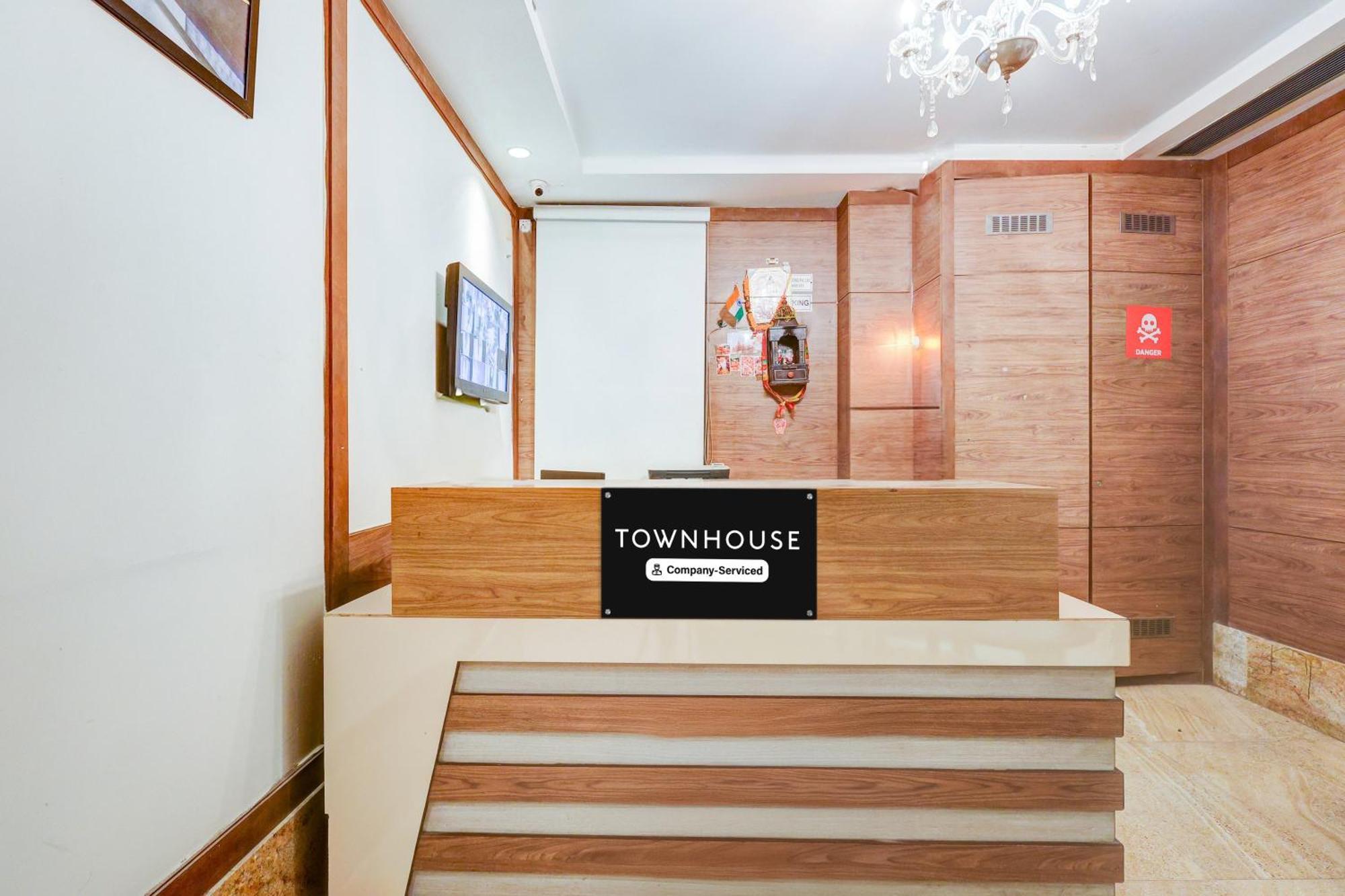 Super Townhouse Chhatarpur Near Metro Park New Delhi Buitenkant foto